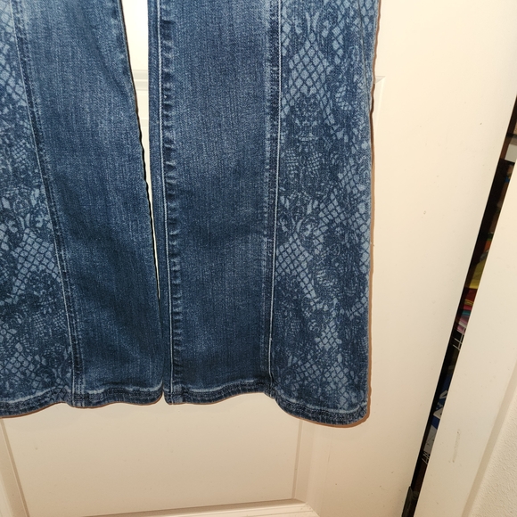 Venus Denim Stretch Zip Front Lace Pattern Jumpsuit Size 10 Flare Leg Pockets - Picture 4 of 16